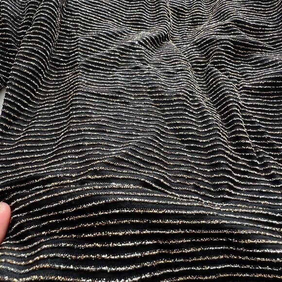 NWT Francesca’s Long Sleeve Wrap V-Neck Top glitter Embellished Size XS - Picture 6 of 10